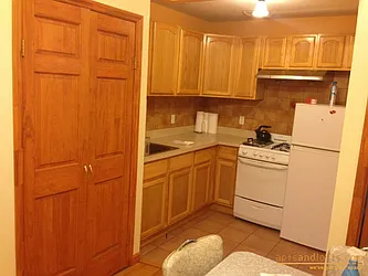 Rented by aptsandlofts.com