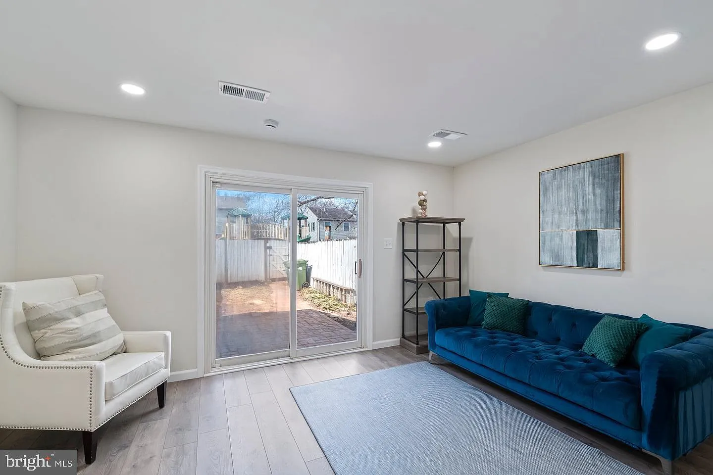 2 bed, 1.5 bath, 960 sqft, $2,300 — Photo 4