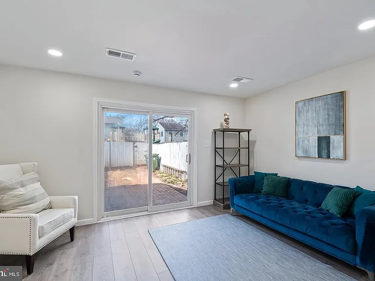 7616 Somerset Ln — Photo 4