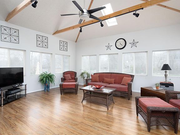 2nd image of 500 Grantchester St