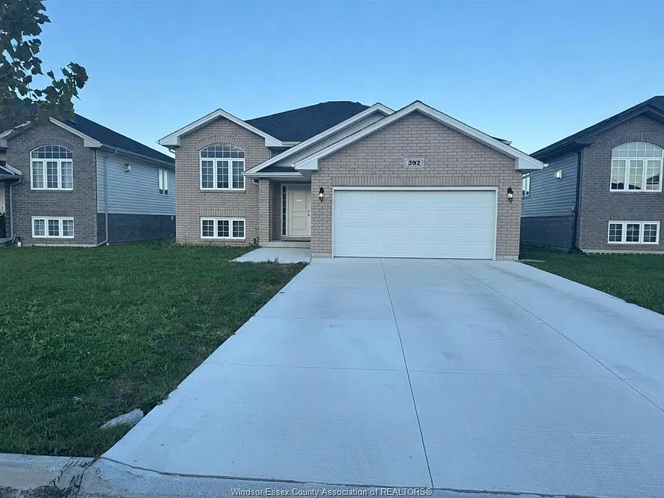 392 Hemlock Ln #UPPER