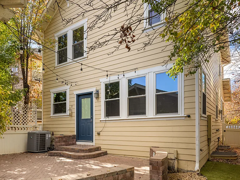 2682 Valentia St — Photo 27