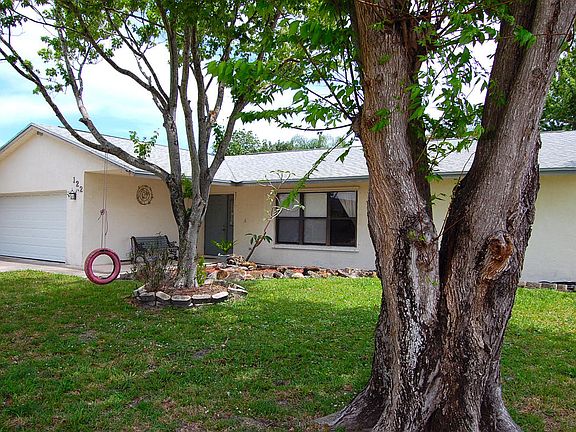 2nd image of 122 Chapel Ln