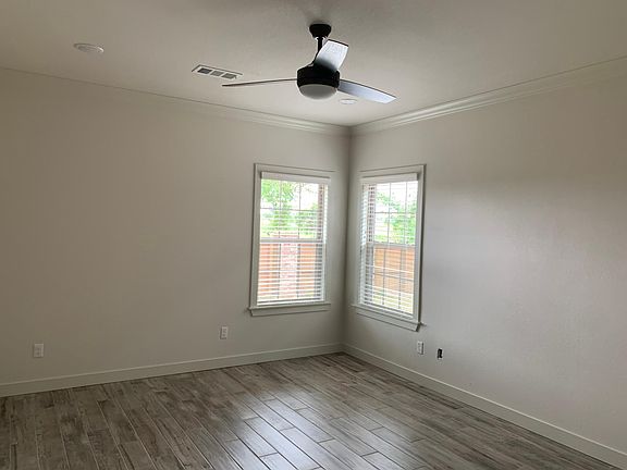 3rd image of 3303 SW Hillstone Ave