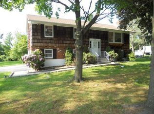 850 Salem Rd, Yorktown Heights, NY 10598