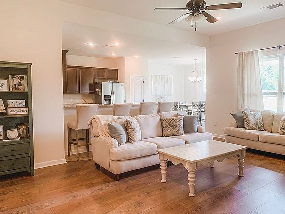 4th image of 431 Cypress Garden Dr