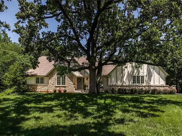 1300 E South St, Harrisonville, MO 64701