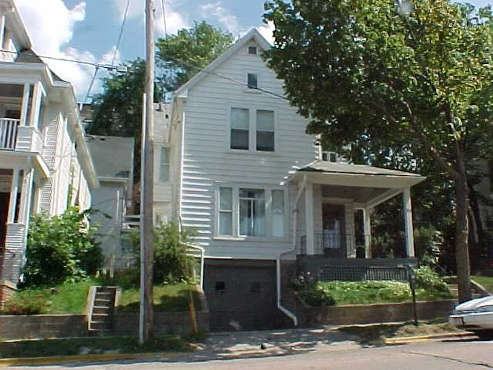 215 E Mifflin St