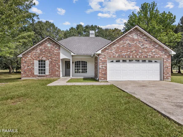 1137 Earline Dr, Breaux Bridge, LA 70517
