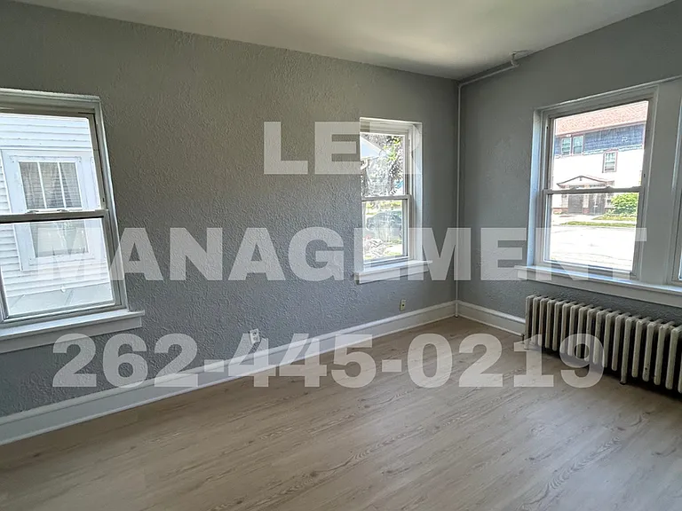 2701 Arlington Ave — Photo 3