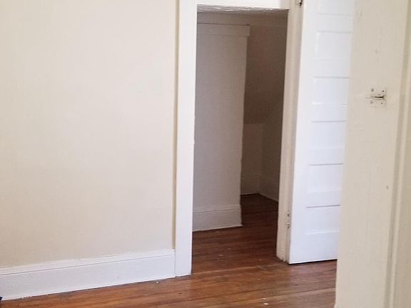 3rd image of 409 Temple St #1