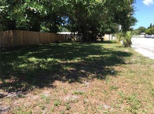 1675 Mackeral Ave, Sarasota, FL 34237
