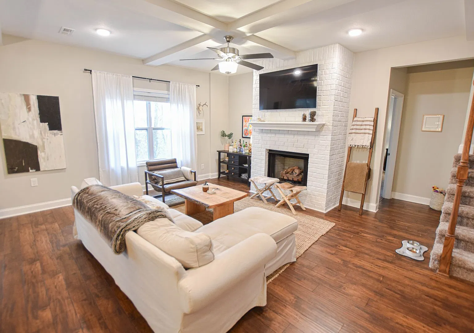 Pet Friendly Four Bedroom! — Photo 3