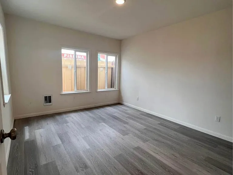1720-1722 46th Ave #22 — Photo 6