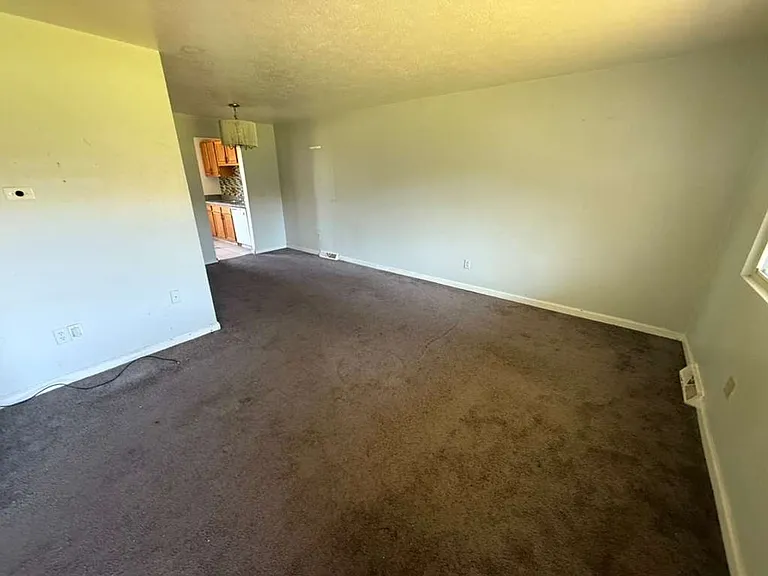 4889 Banbury Ct — Photo 6