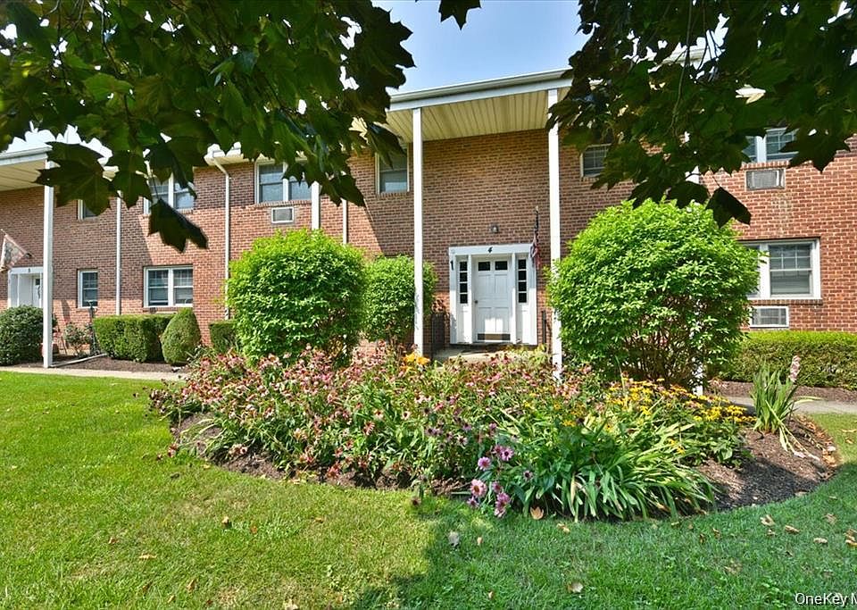 1st image of 295 Merrick Road #4A