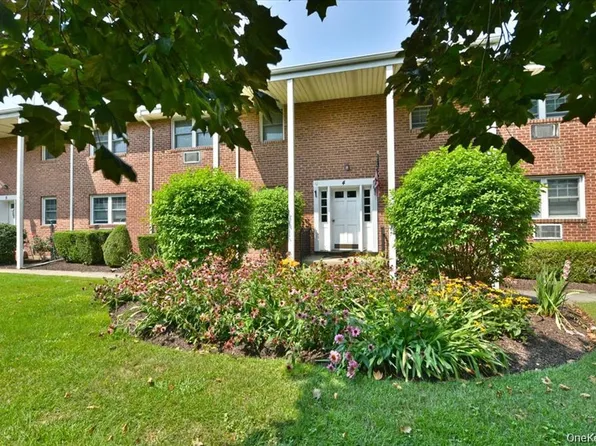 295 Merrick Road #4A, Amityville, NY 11701