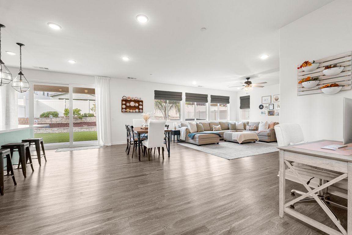 next background image