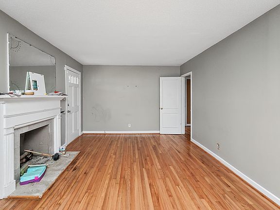 5th image of 2016 Center Way S