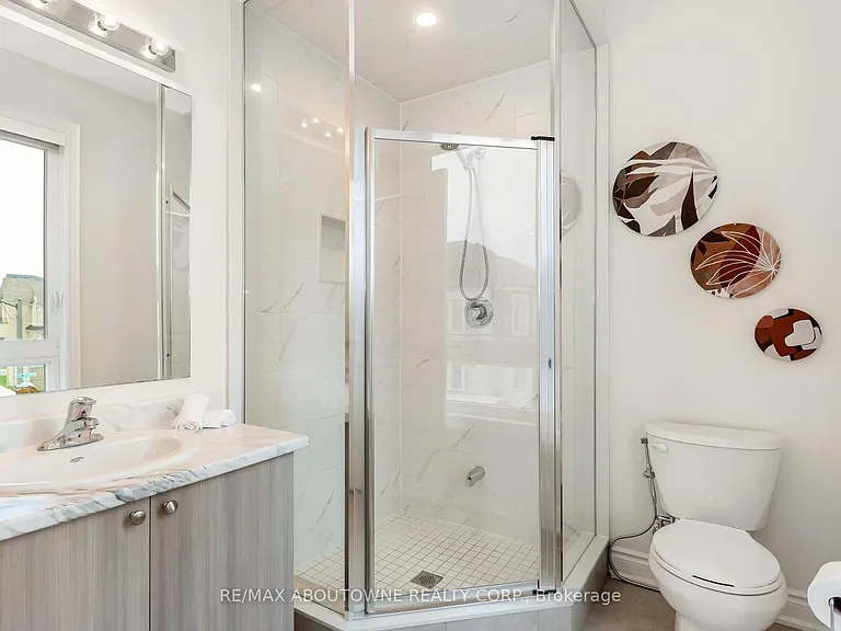 3294 Millicent Ave — Photo 34