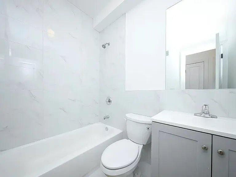 136 Beach St #2R — Photo 5