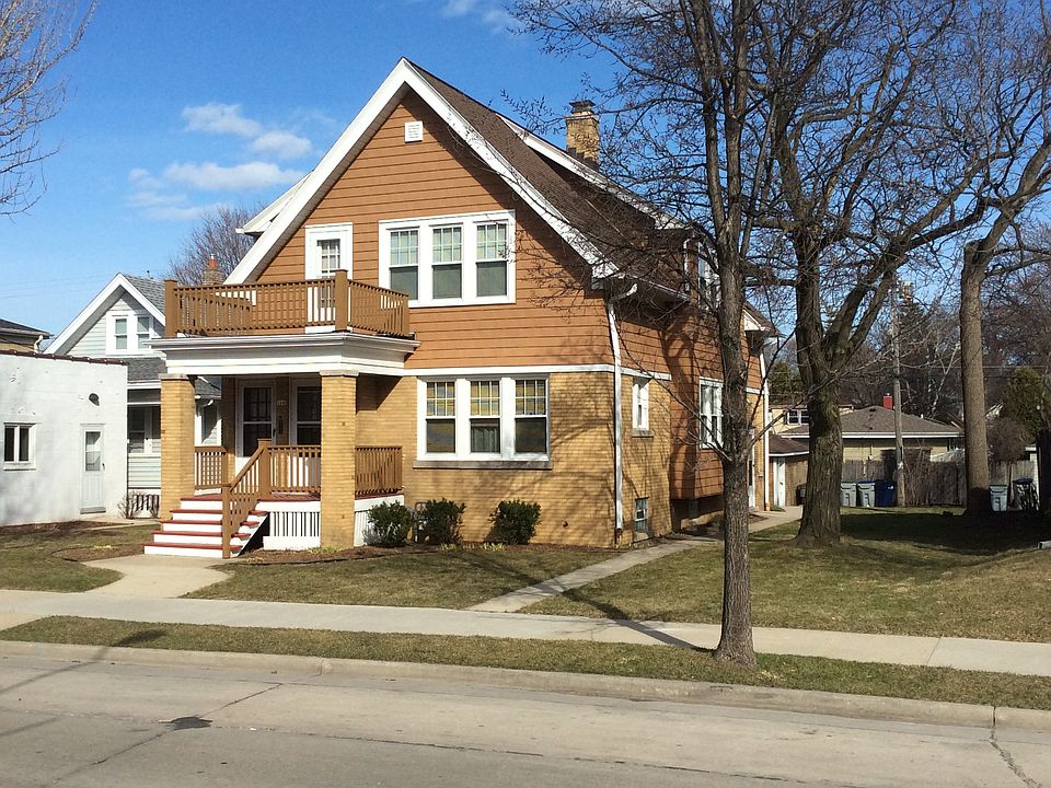 Duplex and side yard