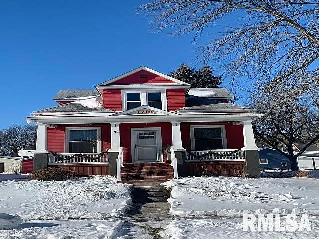 1716 Davie St photo 1