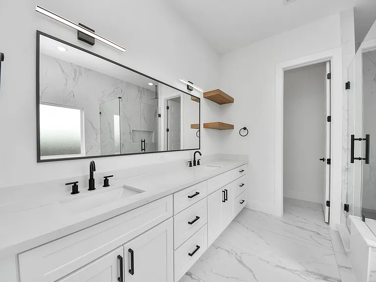 2408 Lorraine St — Photo 26