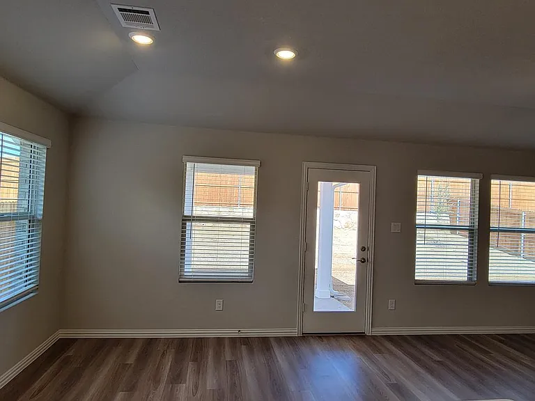 2644 Oneida Ln — Photo 29