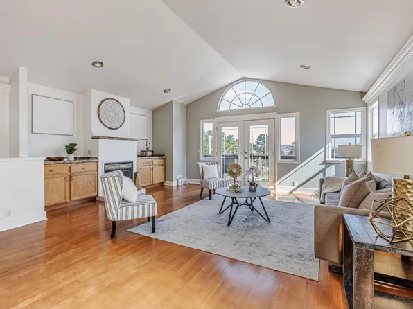 276 San Benito Rd, Brisbane, CA 94005