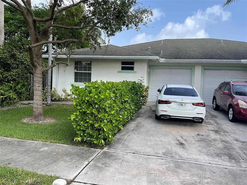 2 bed, 2.0 bath, 2936 sqft, $2,500 — Photo 3