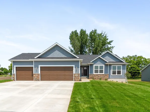 122 Sunbird Ct, Waterloo, IA 50701