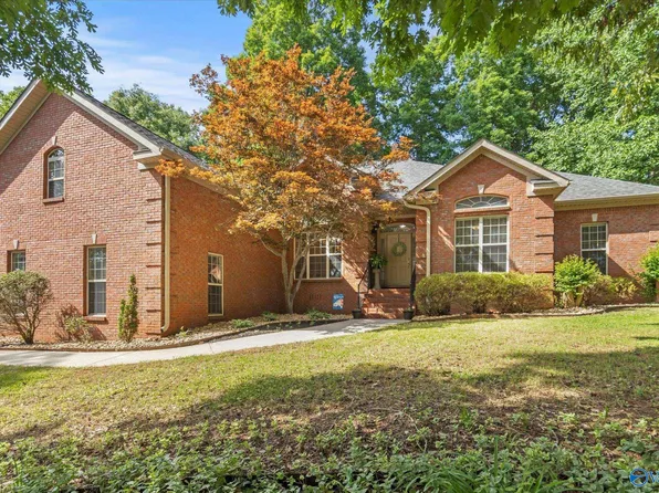 105 Towering Pines Ct, Huntsville, AL 35806