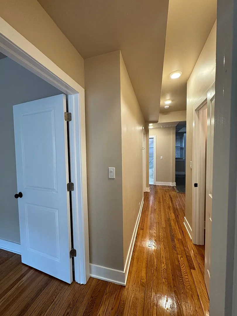 3 bed, $1,300 — Photo 3