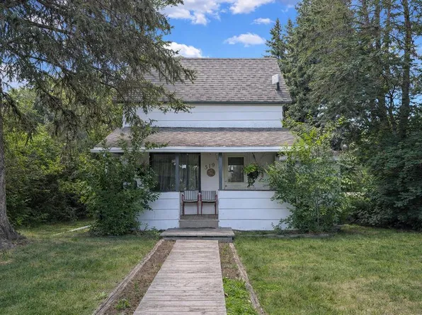 519 E Arena Ave, Trochu, AB T0M 2C0