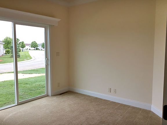 5th image of 1404 Equestrian Dr