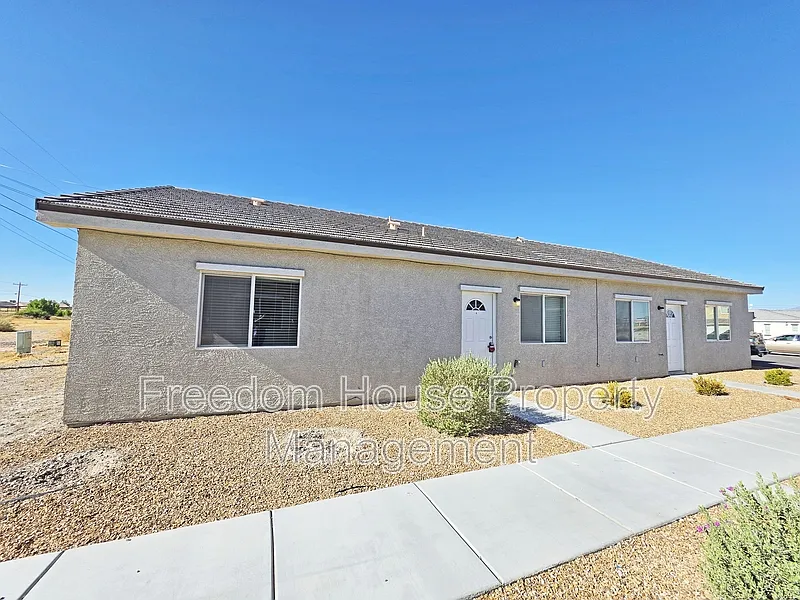 1121 Sixshooter Ave #4