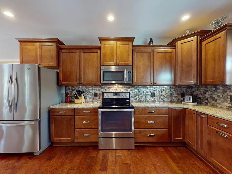 385 Central Dr — Photo 10