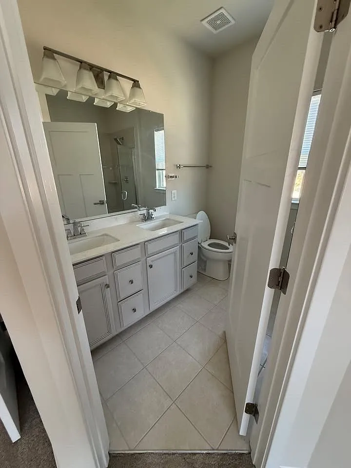 3 bed, 1745 sqft, $1,100 — Photo 4