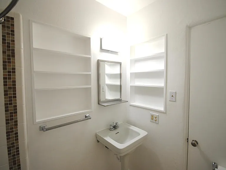 1204 Gold Ave SW — Photo 10