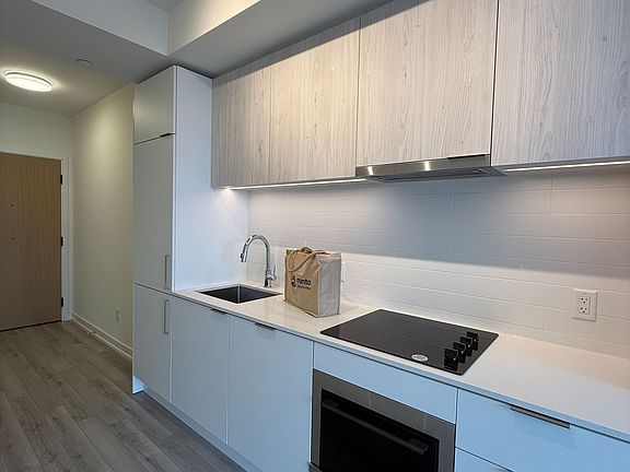 5th image of 89 Church St #2105