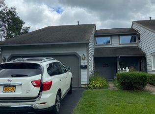 20 Parkington Cir, East Syracuse, NY 13057