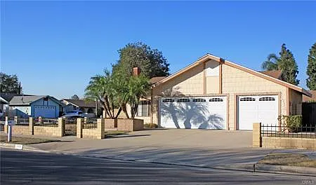2910 S Bon View Ave — Photo 1