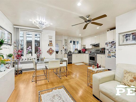 4th image of 1554 E 58th St