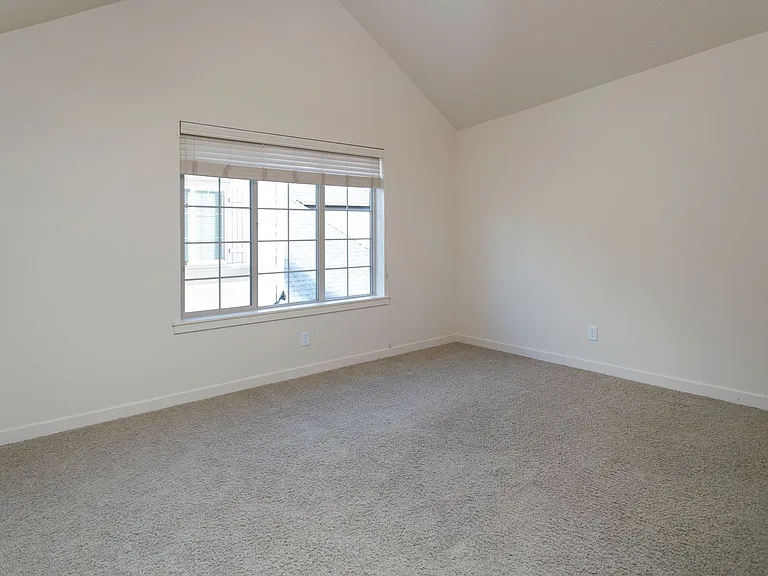 7894 NE Miriam Way — Photo 12