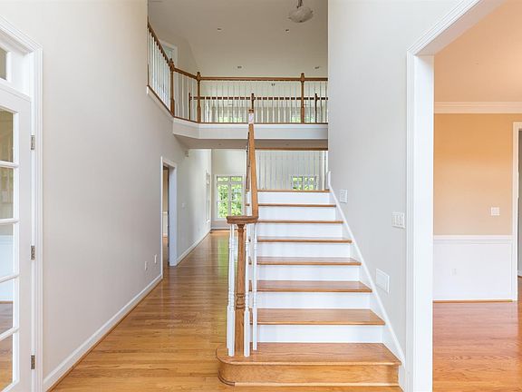 4th image of 106 Fairlea Ct