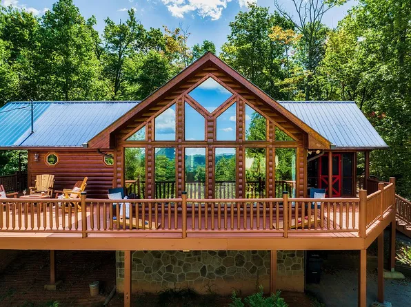 2128 Red Bud Rd, Sevierville, TN 37876