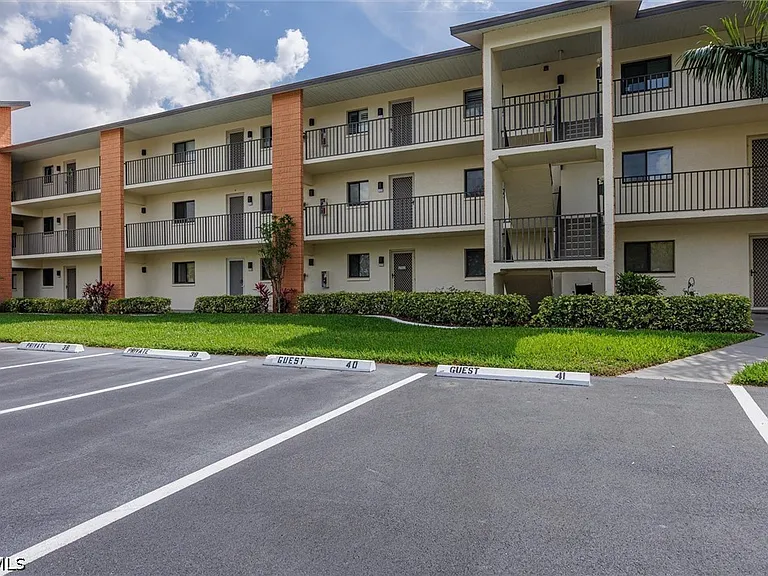 16200 Bay Pointe Blvd #206 — Photo 21