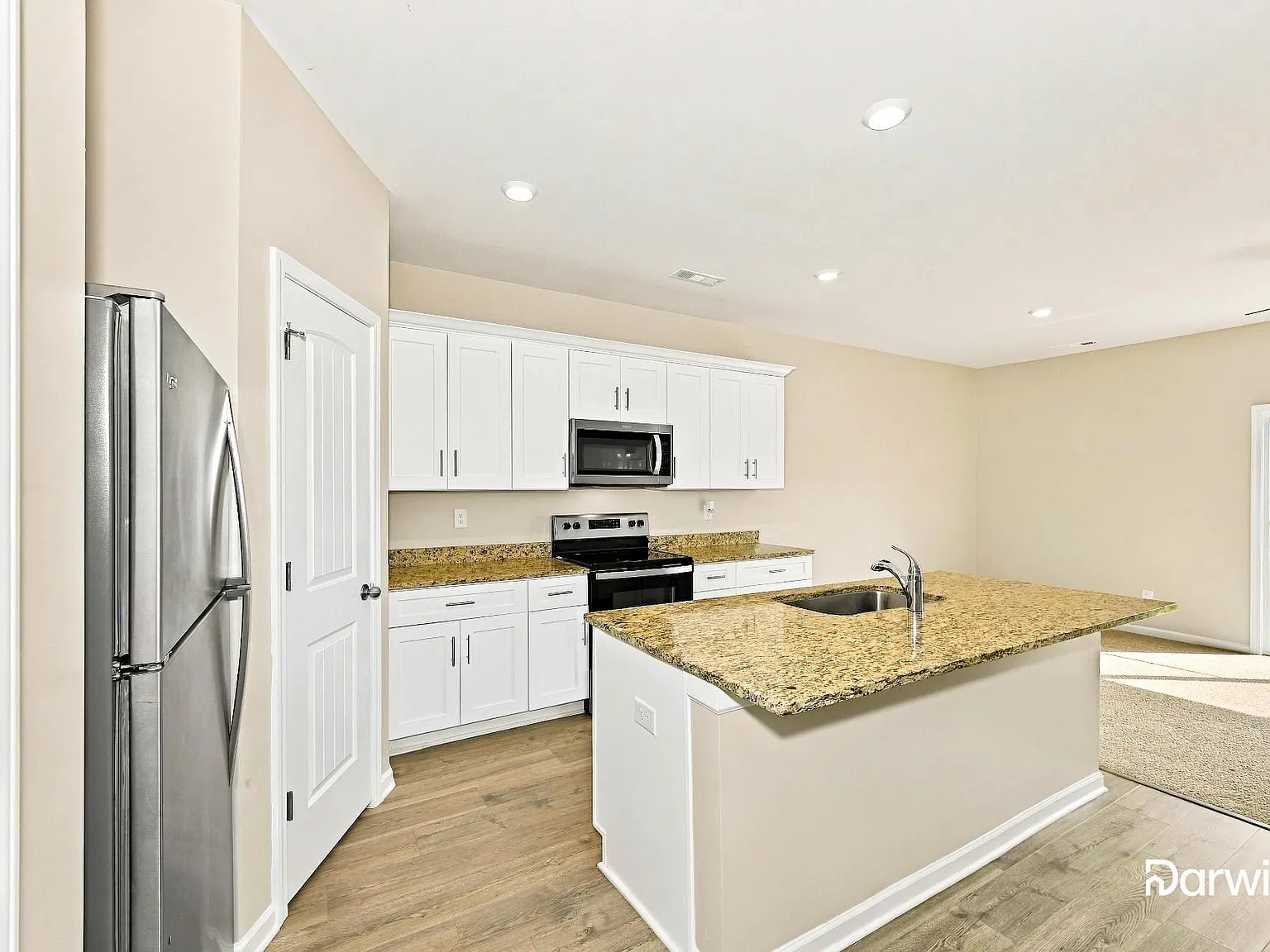 3 bed, 2.5 bath, 1725 sqft, $1,640 — Photo 3