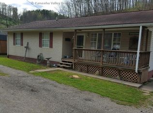 20 Cozy Valley, Griffithsville, WV 25521